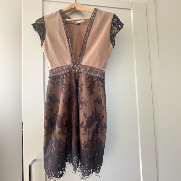 Self Portrait lace dress US size 2 - Picture 2 of 3